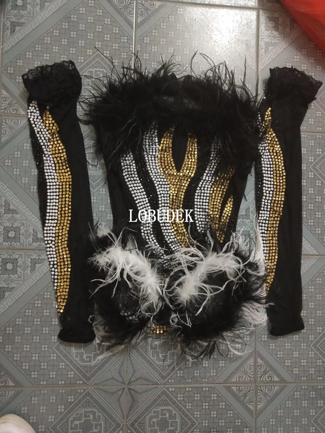 Боди Стразы с черными белыми перьями комбинезон для ночного клуба вечеринки