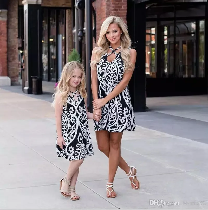 

Family matching dress 2021 summer fashion cross-neck dress mother girl vest skirt mother and daughter parent-child skirt