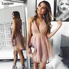 Женское платье без рукавов с V-образным вырезом