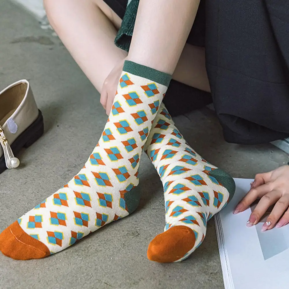 

Женские носки-трубы, модные милые разноцветные носки в стиле ретро с цветами в клетку для сохранения тепла зимой