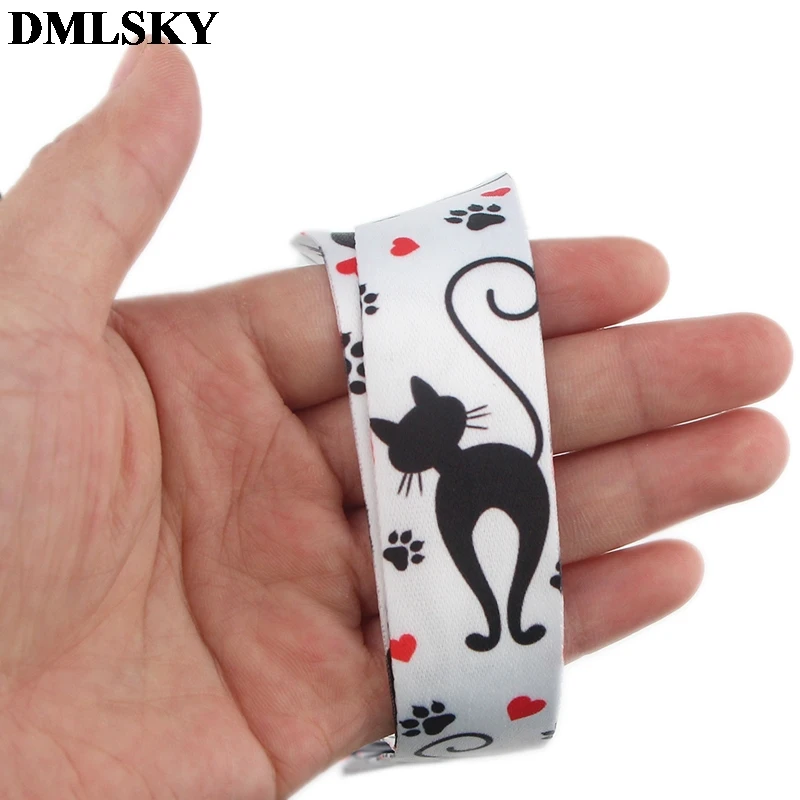 DMLSKY Black Cat Cute Lanyard Lovely Cat Keychain Lanyards for keys Badge ID Mobile Phone Rope Neck Straps Accessories M3781