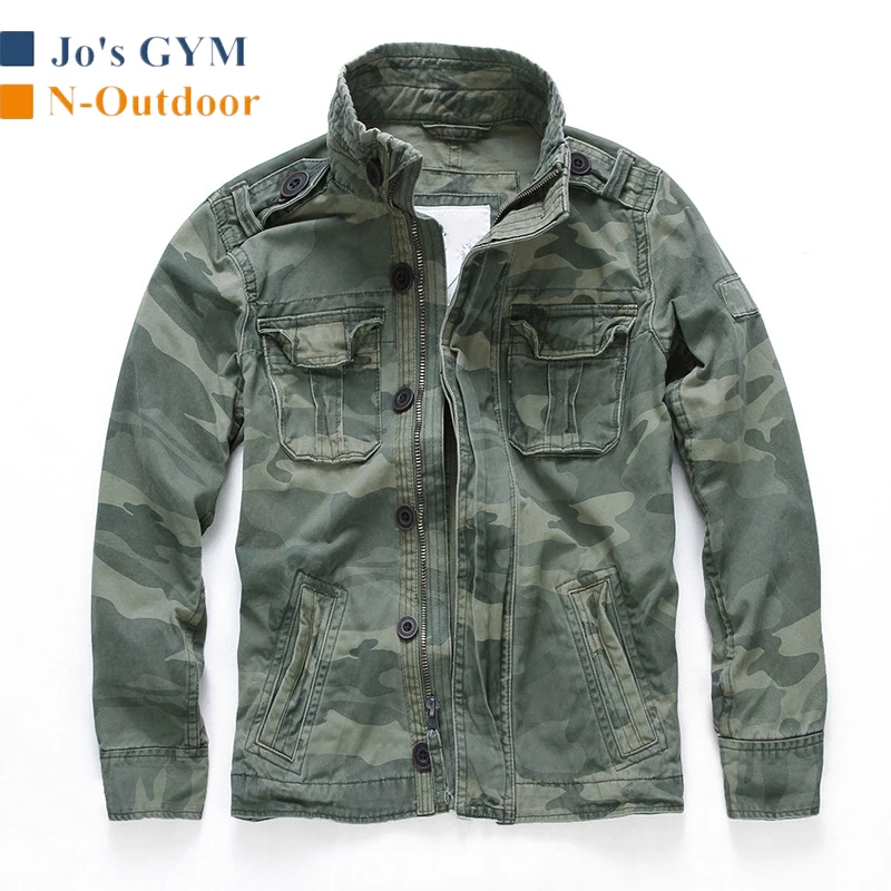 Мужская джинсовая куртка камуфляжной расцветки спортивная в стиле милитари с