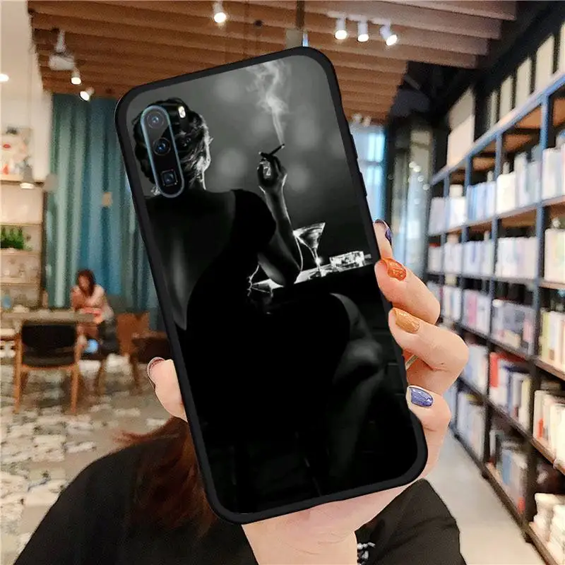 

Sexy fashionable woman smoking Phone Case For Huawei P 40 30 20 lite pro smart 2019 honor 10 i lite 8x mate 20 pro nova 5t