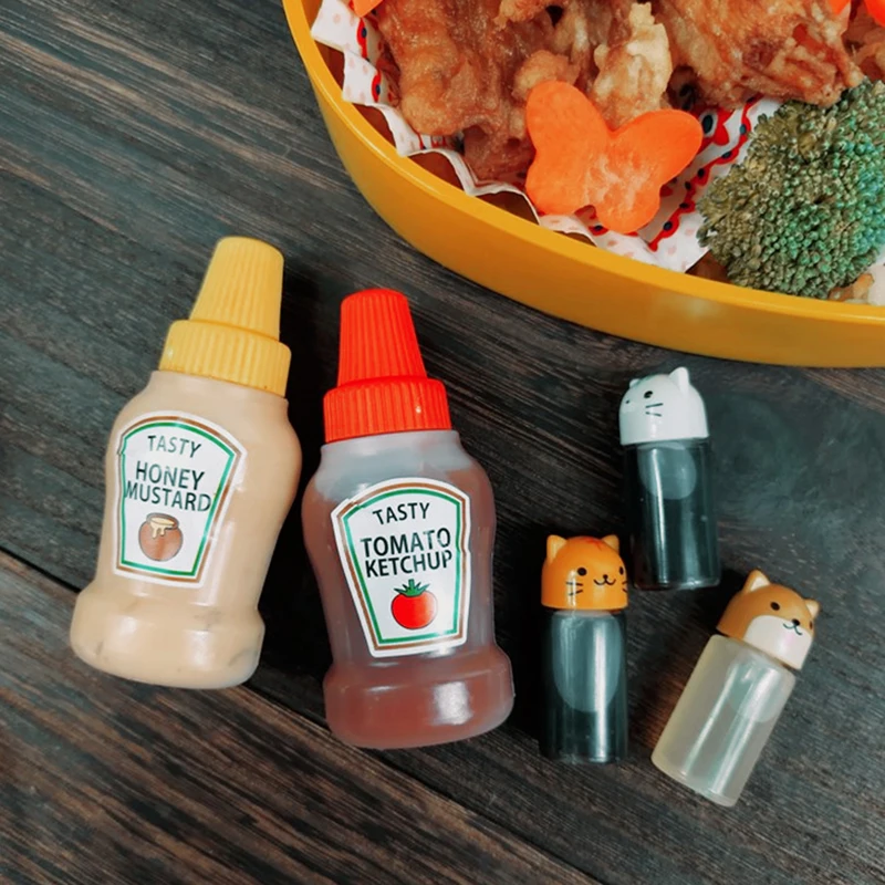 

2PCS Mini Seasoning Bottle Sauce Ketchup Containers Lovely Travel Picnic Salad Bottles For Lunch Box Kitchen Jar Accessories