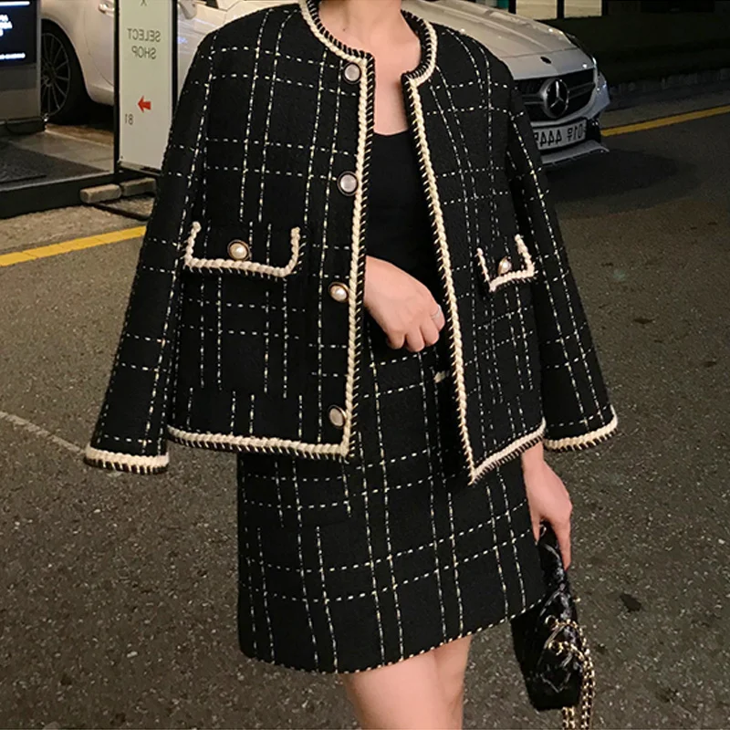 

2021 Autumn Winter New Elegant Pearl Button Plaid Fashion Runway Tweed 2 Piece Set Women Jacket Coat+A-line Mini Skirt Suits