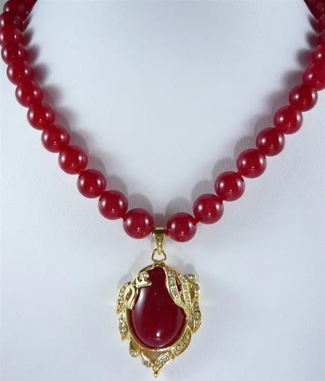 

lady's finest accessory! beautiful red jade Necklace + inlaid crystal red jade pendant
