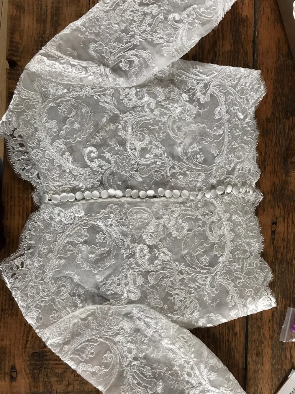 Свадебное болеро белого цвета и слоновой кости с рукавом 3/4 кружевной