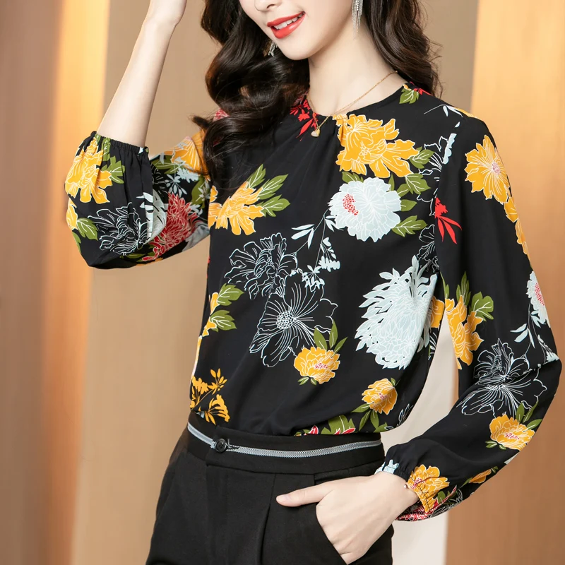 

Блузка женская шифоновая с длинным рукавом и круглым вырезом