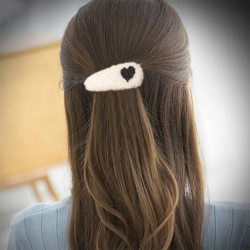 

1 PC Fashion Plush Heart Clip Women Lovely Barrette Beauty Styling Tools Delicate Plush Hair BB Clip Hairpin Leisure Accessories