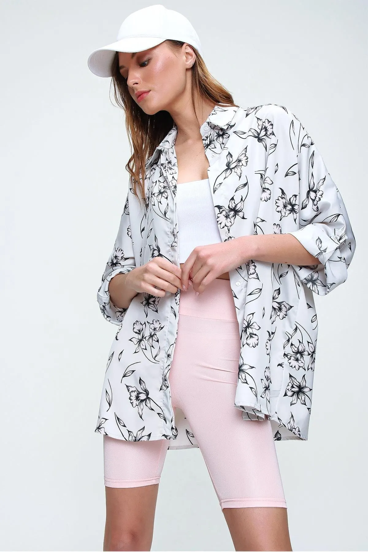 

Women ECU Patterned Pati Hidden Oversize Shirt UR00002