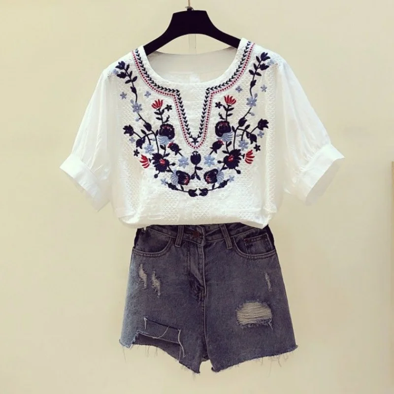 Летние женские топы и блузки рубашки белая Свободная блузка с цветочной вышивкой