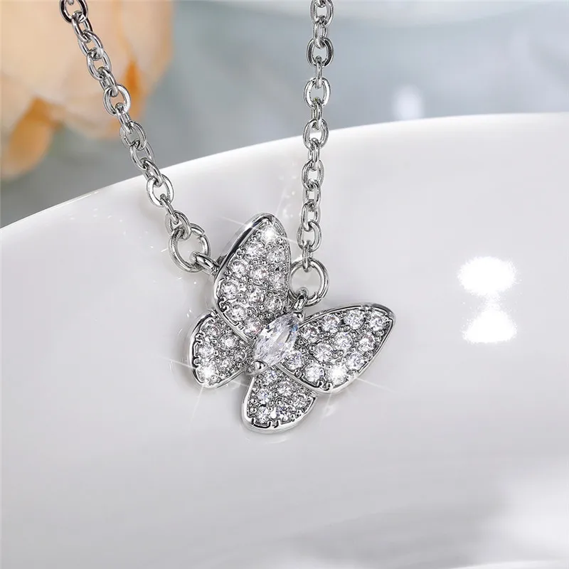 

Huitan Dainty Butterfly Pendant Necklace Women Romantic Accessories for Wedding Party Delicate Girl's Necklace Statement Jewelry