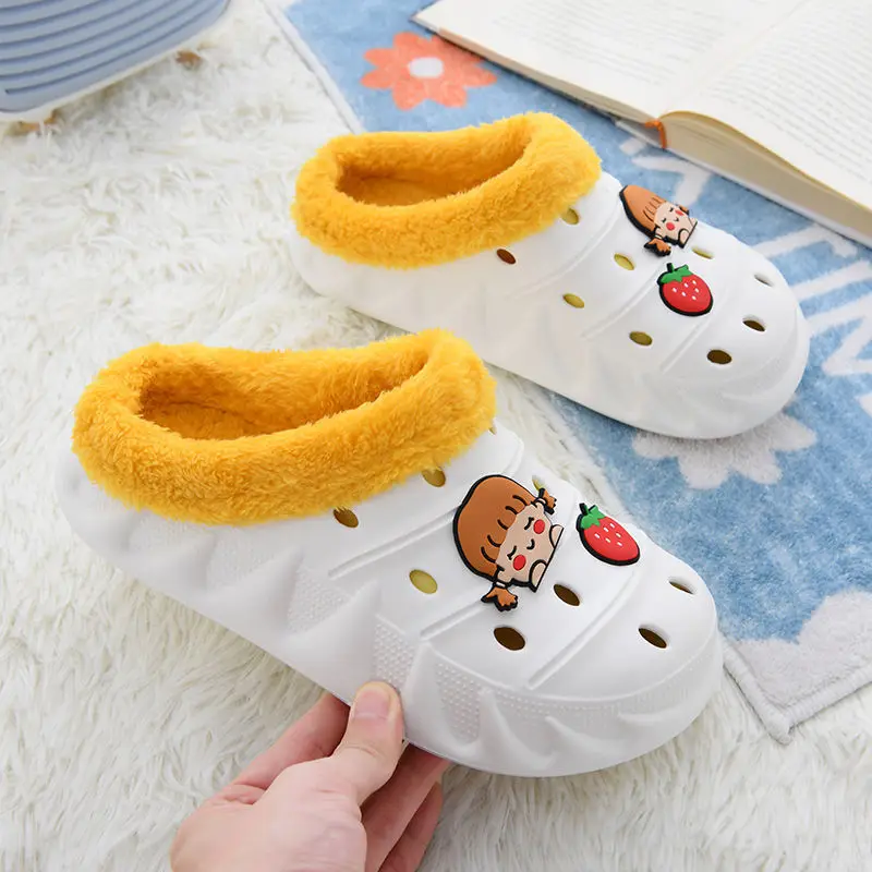 

New Garden Clogs Winter Slippers Women Fluffy Plush Warm Slip On Flats Slides Cute Cotton Outdoor Hole Shoes Chaussure Femme