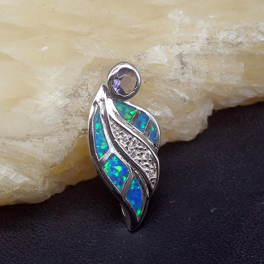 

Женское ожерелье с подвеской из серебра 925 пробы с голубым опалом и аметистом