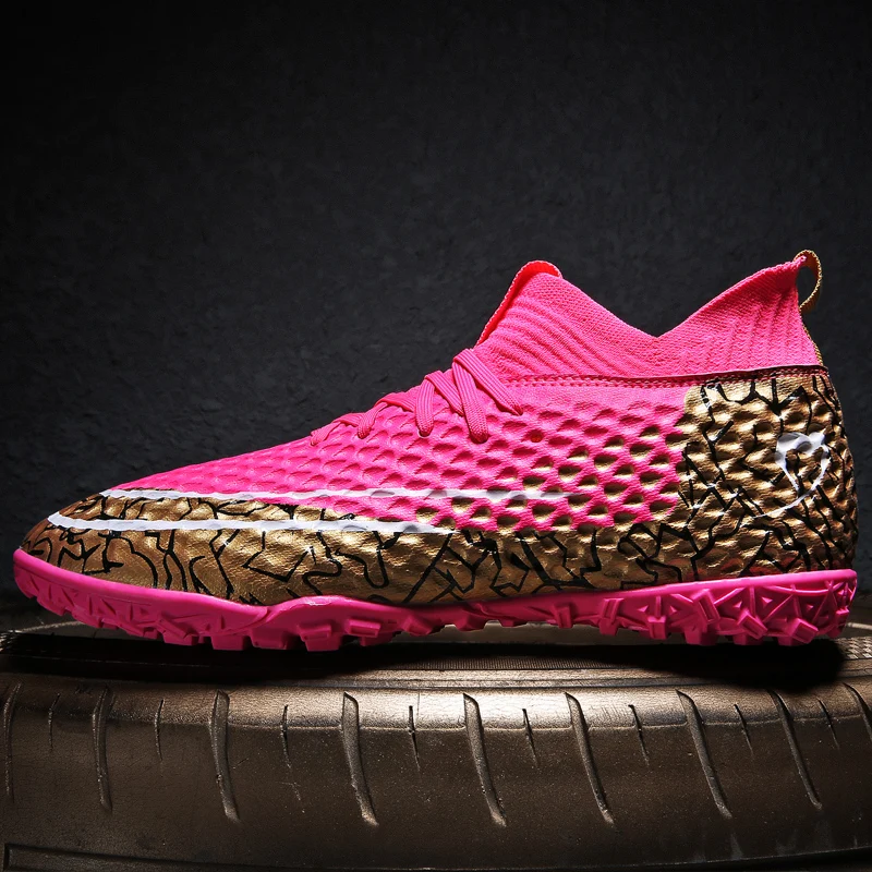 

New trend Football Shoes Men Non-slip Design Long Spike Football Shoes Ladies Breathable Football Training Shoes Unisex Sneakers