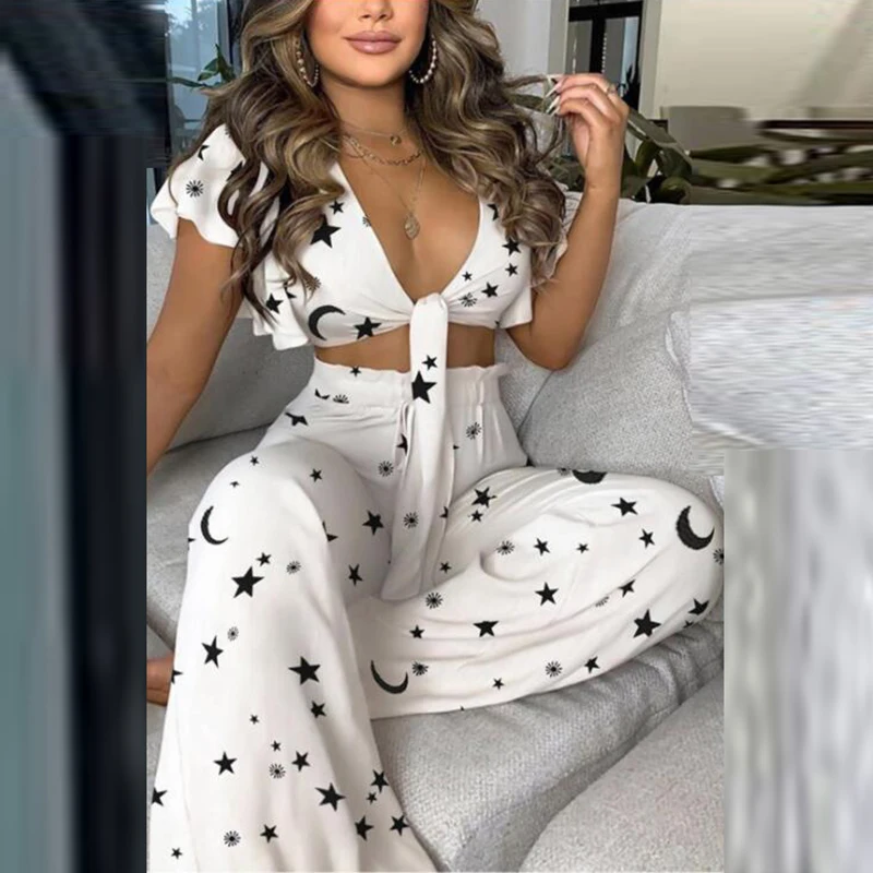 

Женский Повседневный комплект из двух предметов, короткий топ с оборками на рукавах и широкие брюки с бантом и глубоким V-образным вырезом, к...