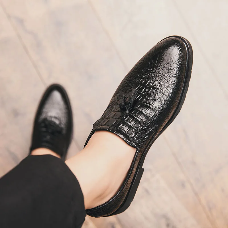 Туфли мужские кожаные с бахромой роскошные повседневные Мокасины модная офисная