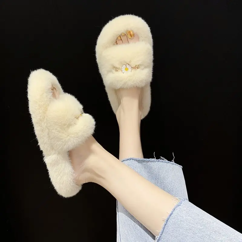 

New Fashion Net Red Hair Woolen Slipper Women's 2020 Fashion Wear Thick Bottom Woolen Slipper Chrysanthemum Christmasdr54