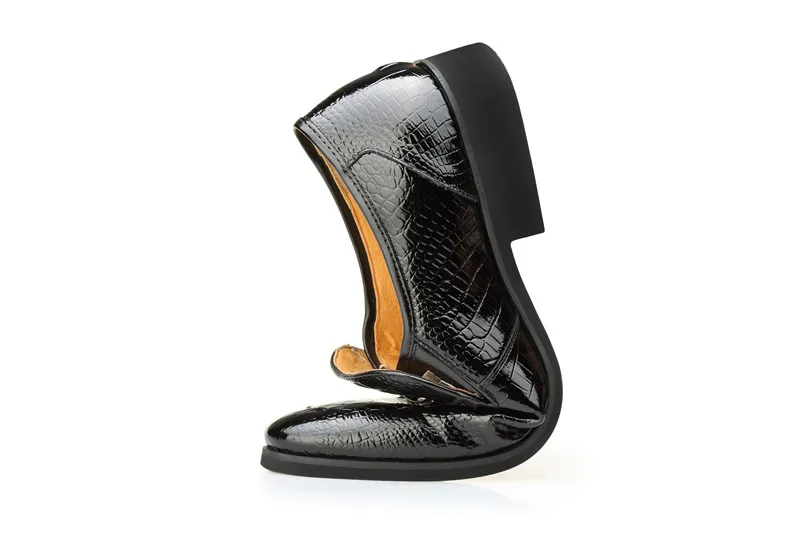 

Crocodile Pattern Genuine Leather Pointed Toe Dress Shoes Men Fashion Soft leather flat bottom Man Pointed Toe Business Shoe
