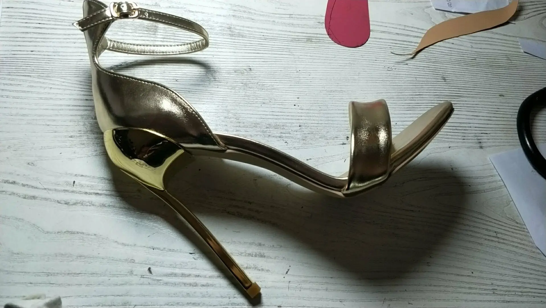 

Fashion sandals with thin heels women's shoes gold wine glass high heels Sandal