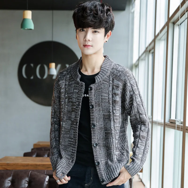 

The spring and autumn period and the knitting cardigan fashion loose coat, men's sweaters