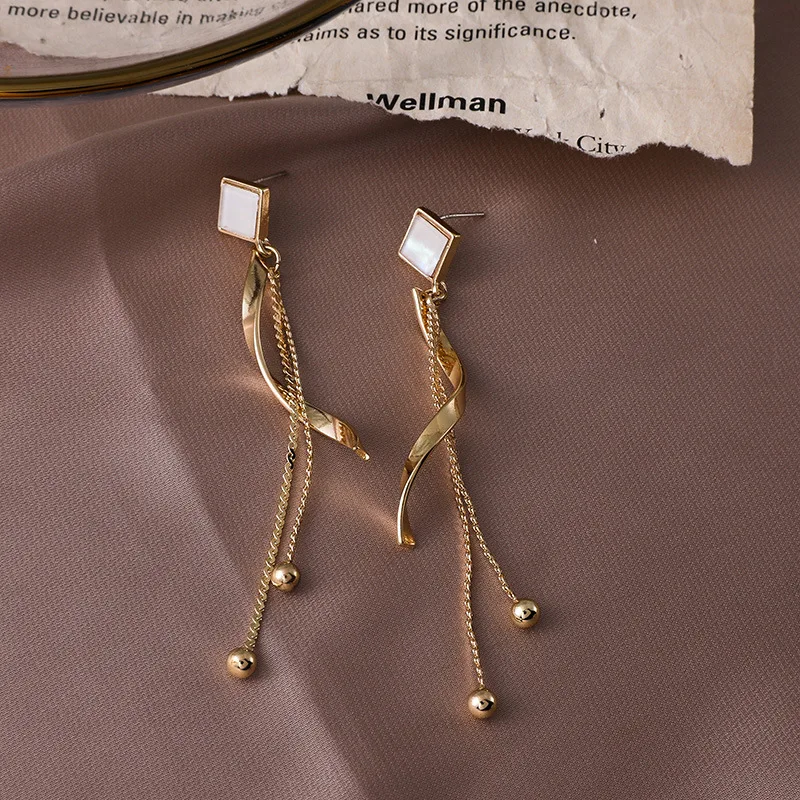 

2020 New South Korean simple geometric earrings long tassel temperament women's stud earrings