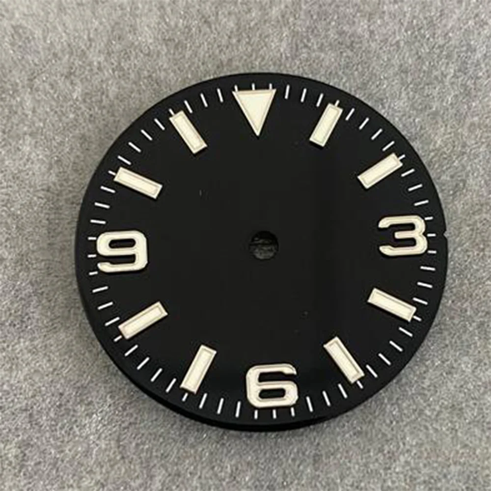 

28.5mm Green Luminous Watch Dial with 3 6 9 Numberal Applique Dial 3/3.8/4.2 Position For NH35/ NH36/4R/7S Movement