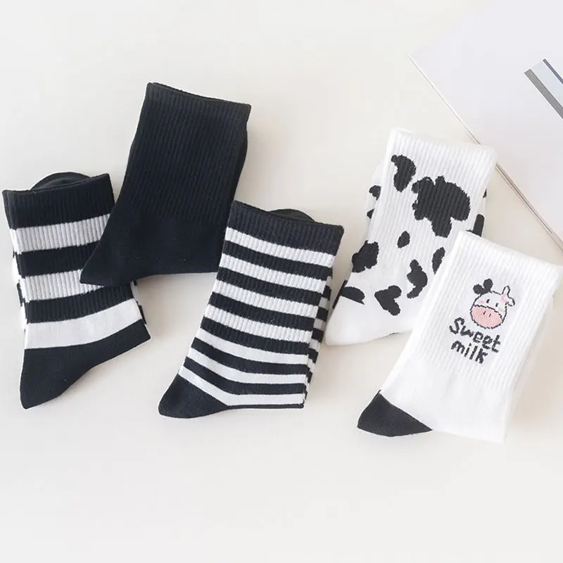 

Trendy Streetwear Cow Printed Striped Sports Warm Socks Casual Retro Winter Women's Cotton Black White Stocking 5 Colors