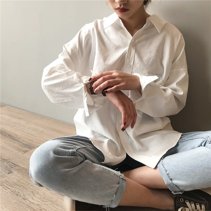 

SOINCRE Office Lady Elegant Minimalist Loose White Shirts Turn-down Collar Solid Female Shirts Tops 2021 Autumn Blouses Women