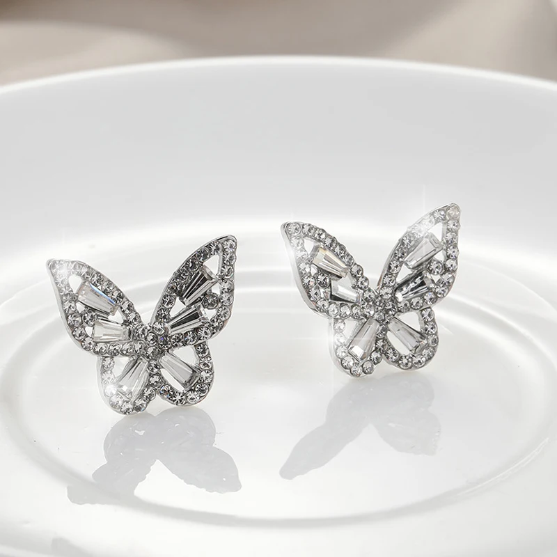 

Korean New Fashion Butterfly Earrings For Women Punk Rhinestone Style Cute Girl Zircon Stud Earrings Kpop Jewelry 2021 Wholesale