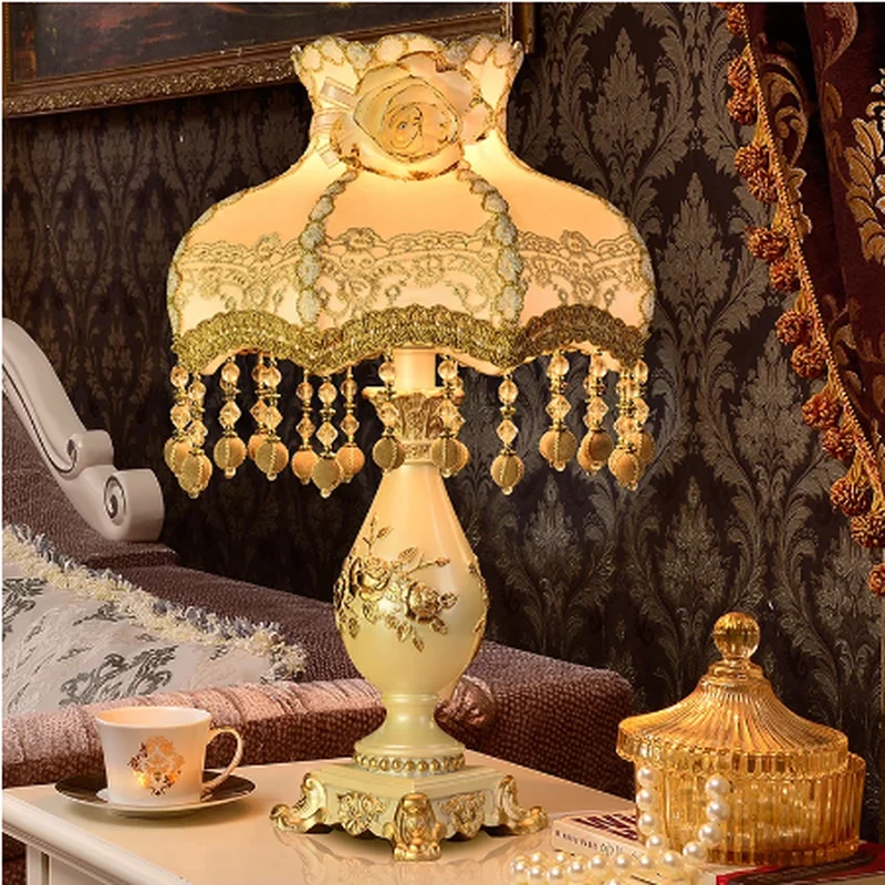 

European fabric Style Table Lamp modern Bedroom Lamp Art home Deco Table Lamps for Living Room Study Resin Desk Light WF1024