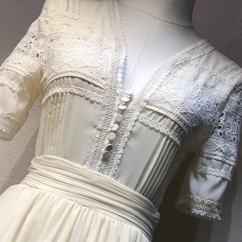 Женское длинное платье с каскадными оборками Кружевное белое макси коротким