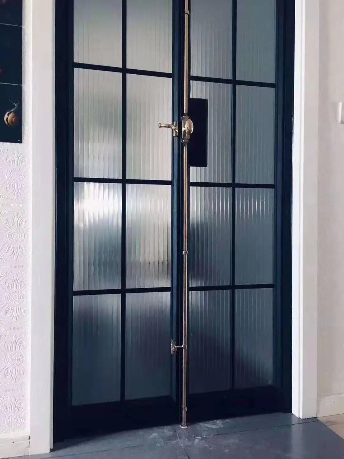 Деревянные складные двери оптом с фабрики Деревянные складные двери оптом с фабрики