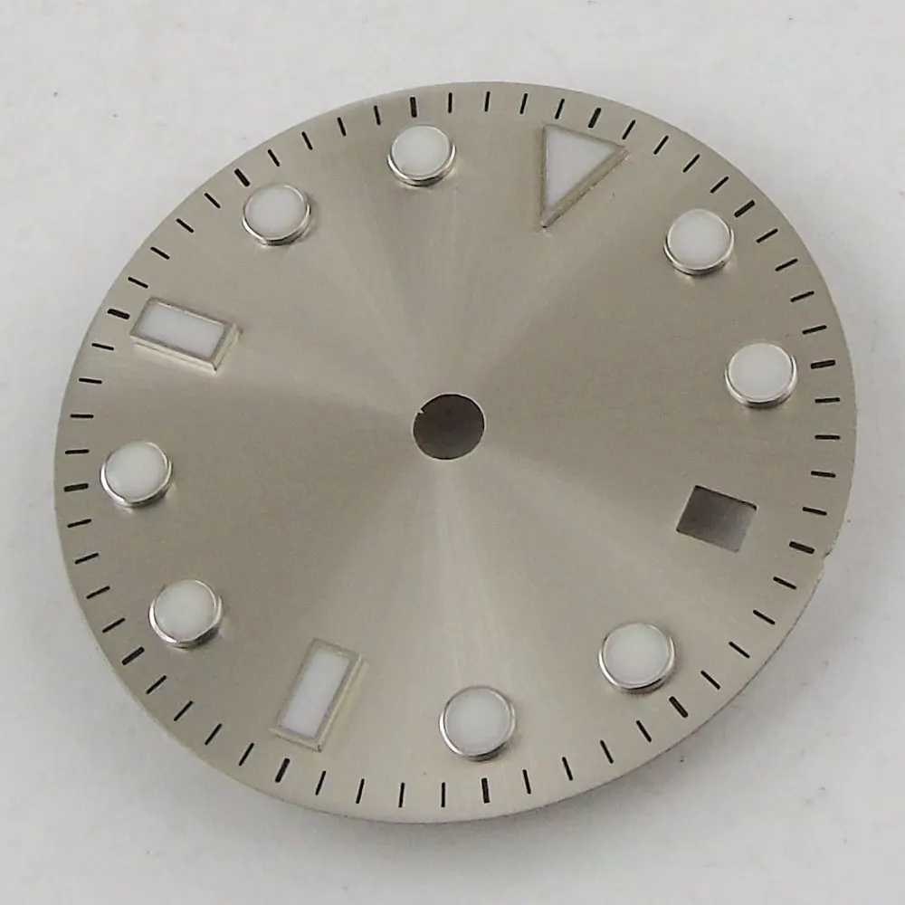 

Часы с циферблатом цвета хаки, 28,5 мм