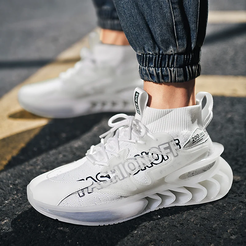 

Plus Size Popcorn Blade Shoes Men 2021 New Korean Running Zapato Flying Woven Lace-Up Sneakers Light Casual Sock Chaussure B24