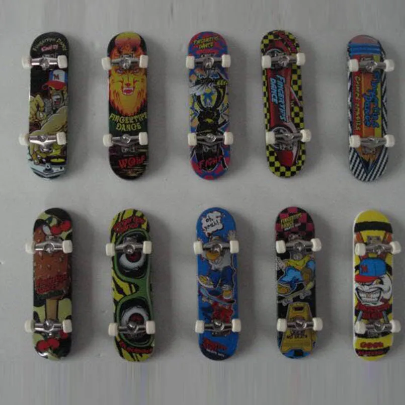 

Mini Alloy Finger Skating Board Venue Combination Toys Children Skateboard Ramp Track Educational Toy Set For Boy Birthday Gifts