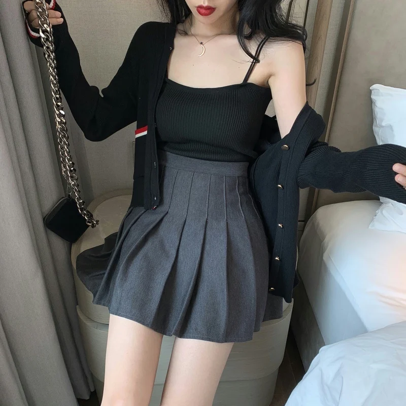 

Женские костюмы, привлекательные подтяжки + плиссированная юбка с высокой талией + вязаный жакет контрастных цветов с капюшоном, кардиган, к...