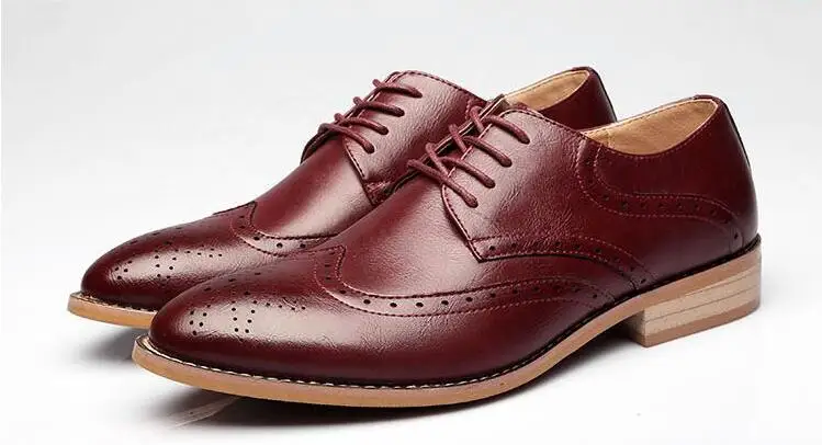 Brand Brogue Brown Red Black Men Business Dress Shoes Pointed Toe Men Wedding Shoes Leather Formal Shoes casual flats LE-23