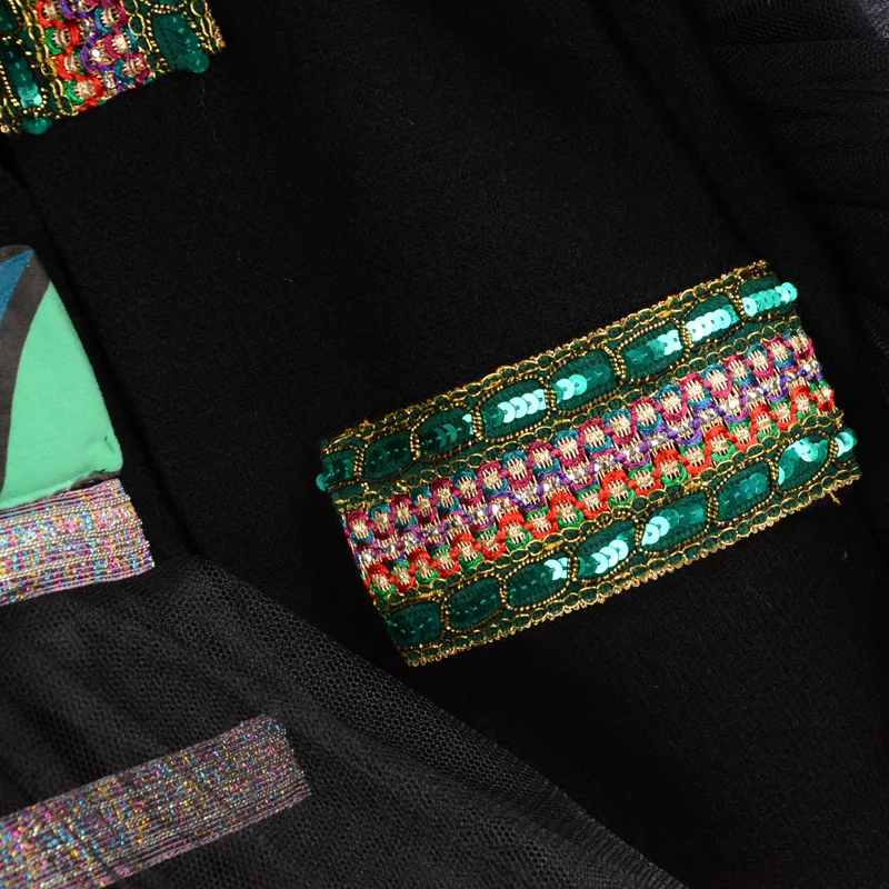 Осенне-зимние модели в Европе стоят на пути к успеху сшитой цветочной пряжи