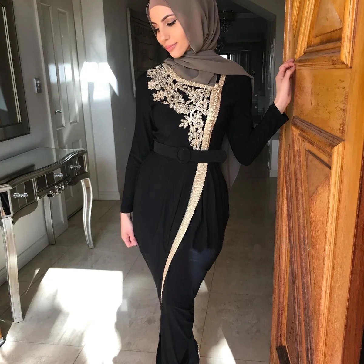 2021 мусульманское женское модное Простое Элегантное темпераментное длинное приталенное платье с вышивкой и бусинами, мусульманское платье,...