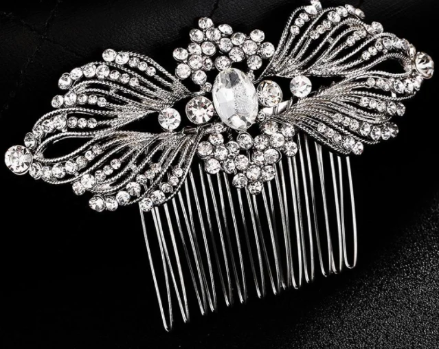

European and American Retro Alloy Flower Diamond Insert Comb Highlight Pearl Plate Hair Comb Wedding Accessories Women Headwear