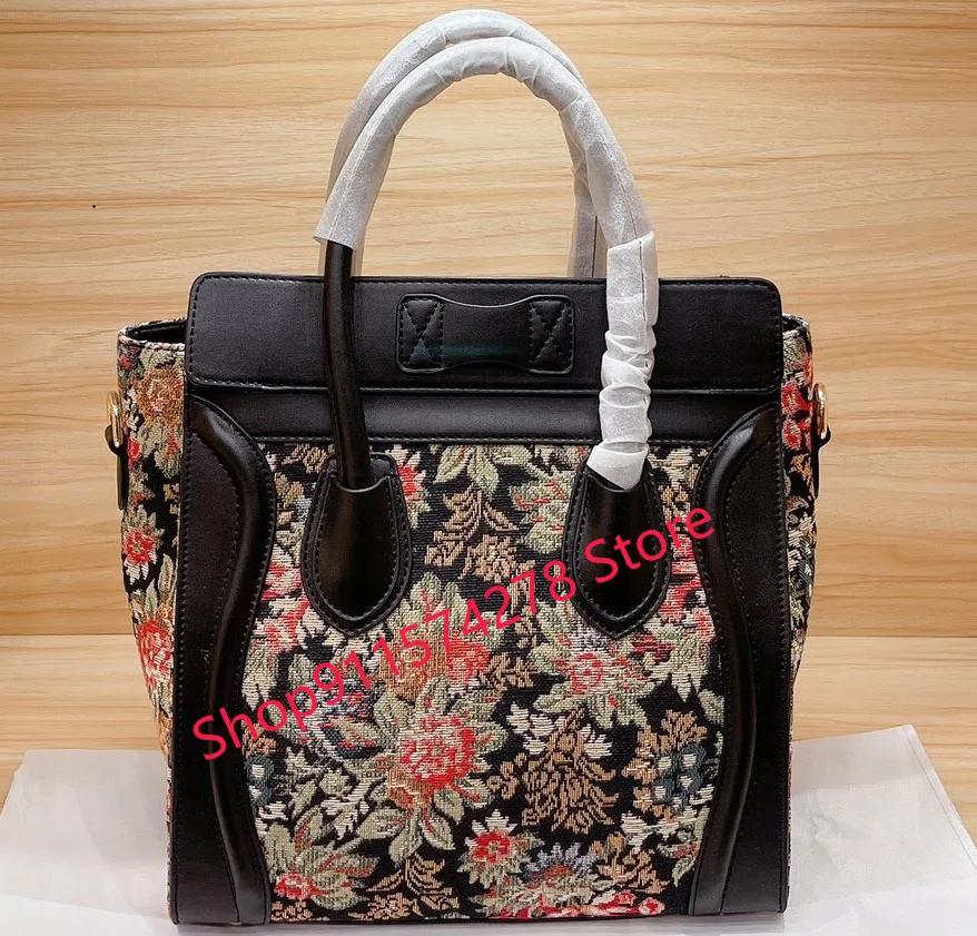 

2021 New women embroidery Handbags Smiling Face Bag Classic Designer One-Shoulder Cross-Body Bag Fashion Versatile