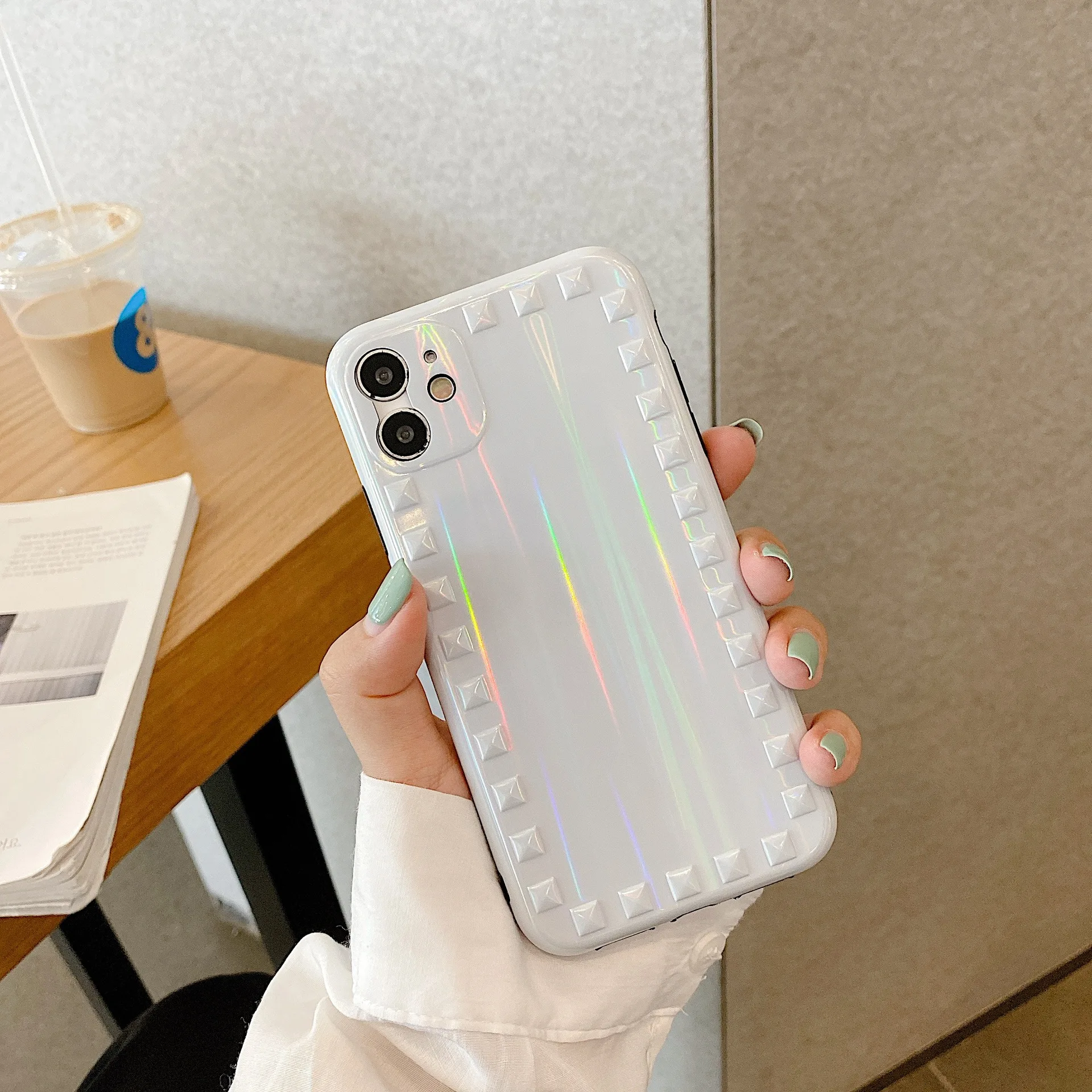 

Luxury retro laser color white girls Phone Case For iPhone 11 Pro Max case Cute cover For iPhone XS Max XR X 7 8 Plus 7Plus Case