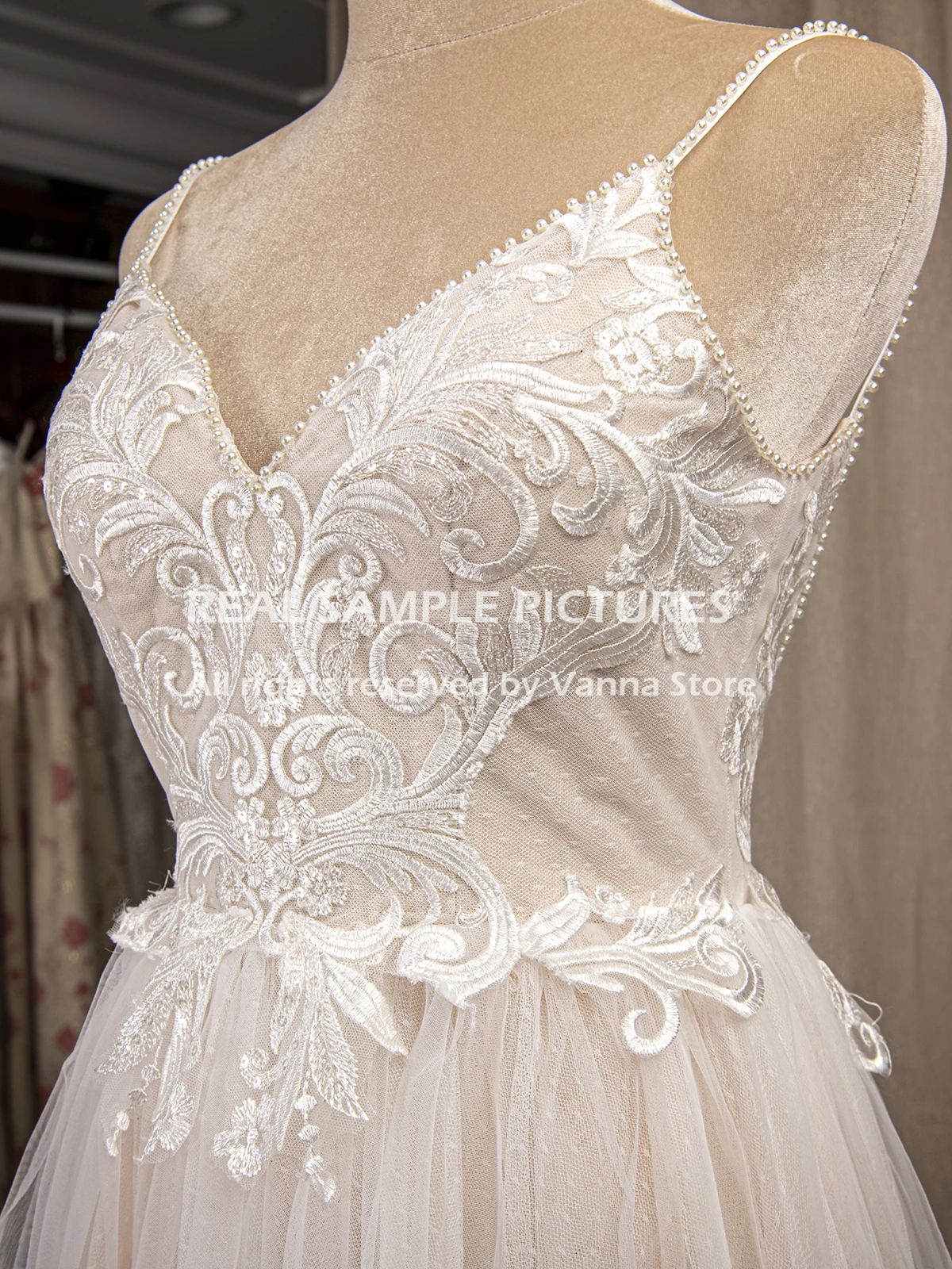 Beading Spaghetti Strap Wedding Dress Chic Modern A Line Polka Dots Tulle Backless Boho Beach Appliqued Bridal Gown Custom Made
