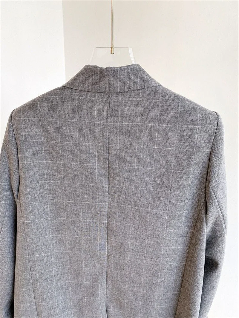 

Woman Grey Checked Blazer Single Button Long Sleeves Lapel Collar with Brooch Patch Fashion Suits 2021
