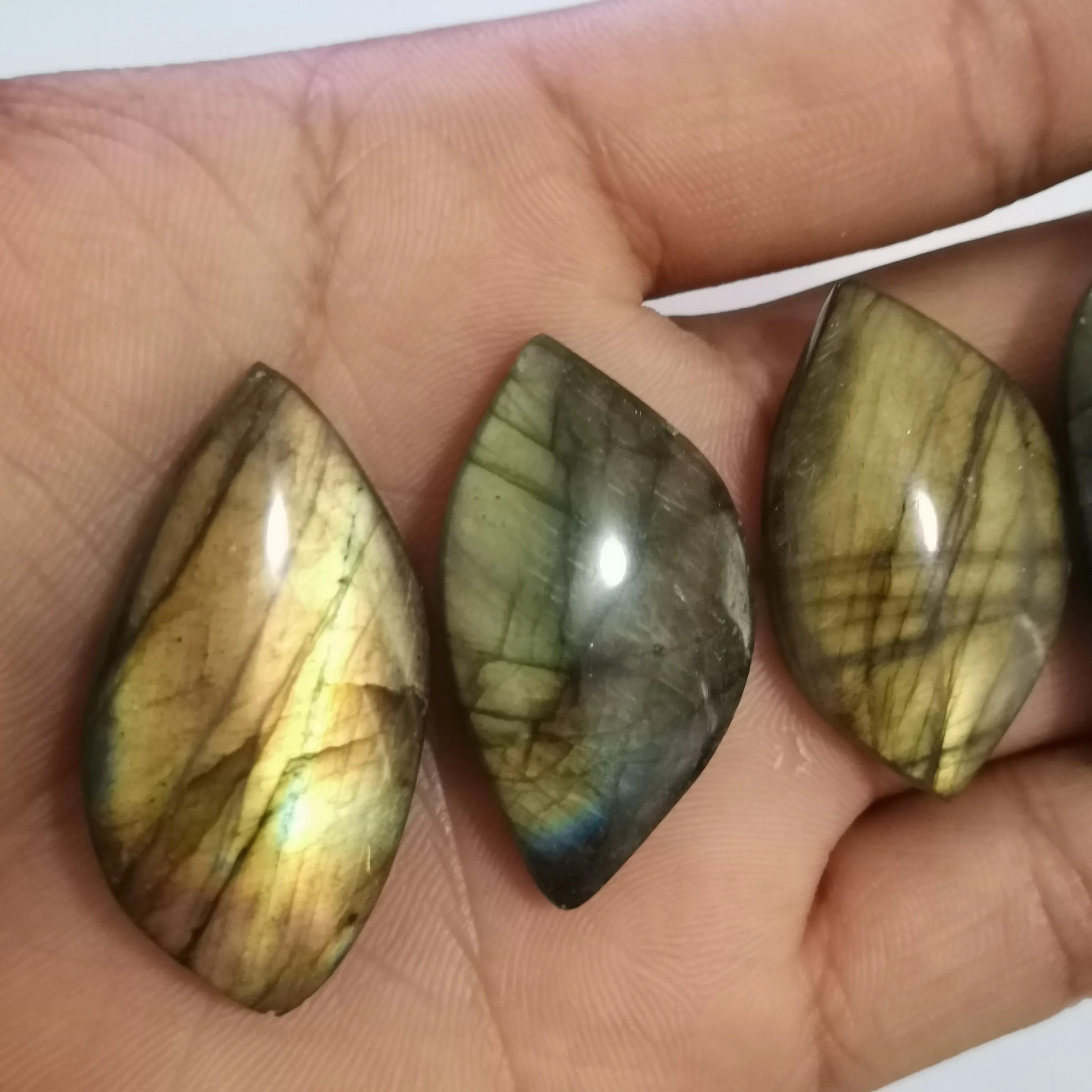 

Natural crystal pull feldspar, beautiful crystal handmade with shape, perfect for cargo healing treatment