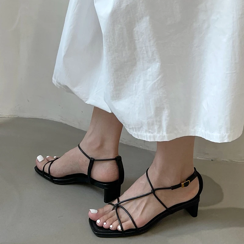 

2021 Summer Women Sandals Shoes Ladies Fashion Slippers Slides For Female Sandals Summer Women Outdoor Square Heel Shoes