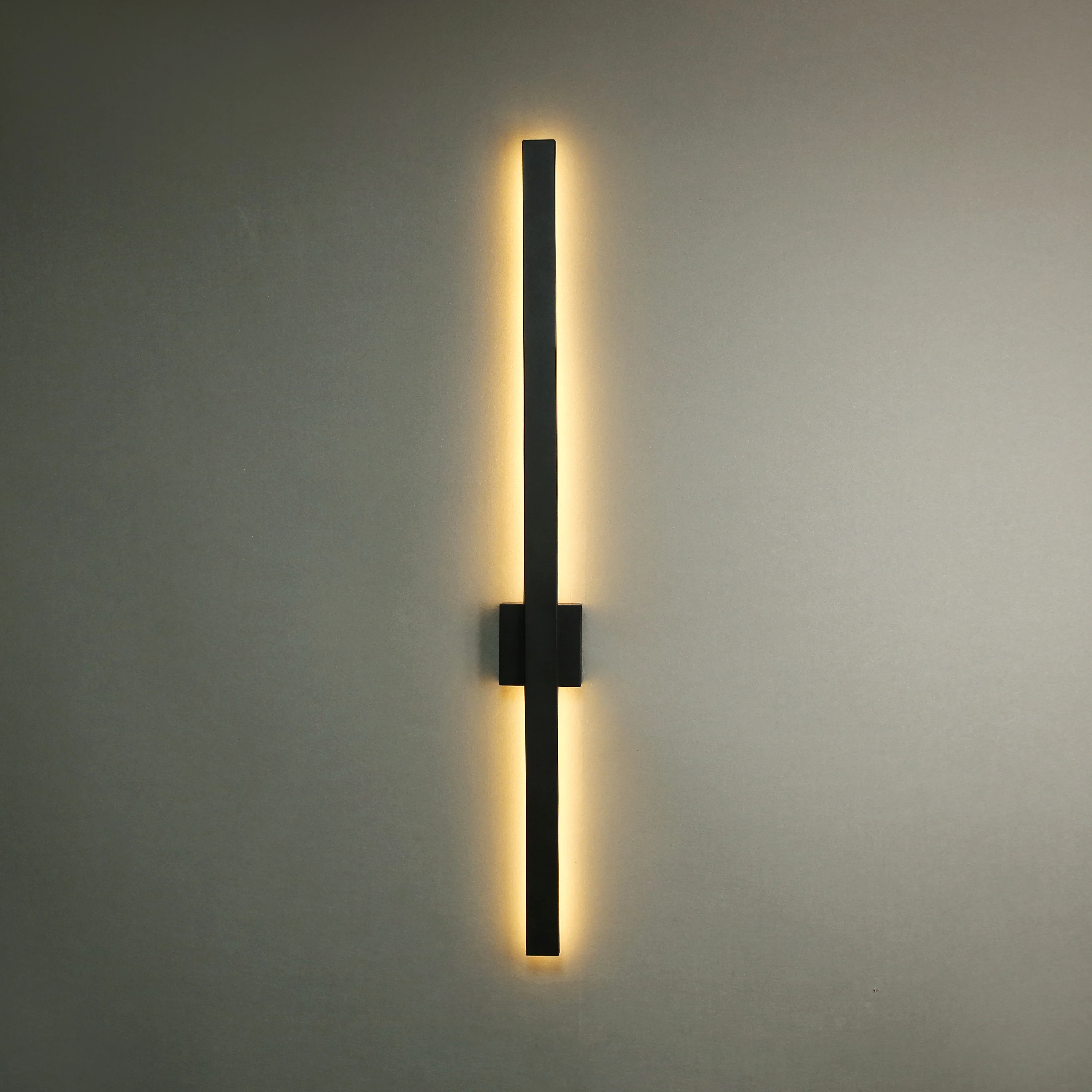 Скандинавский минималистичный длинный настенный светильник в современном стиле