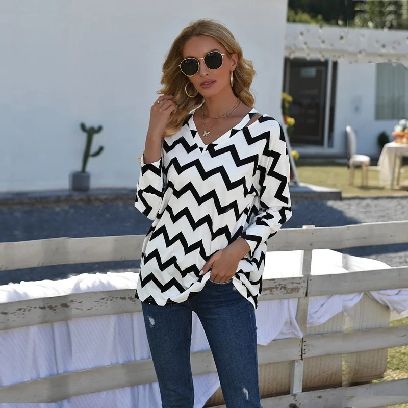 

Black Sexy Fashion Striped V-neck Plus Size Long Sleeve T-shirt Top Women 2021 Fall Mid-length Harajuku Streetwear Y2K Aesthetic