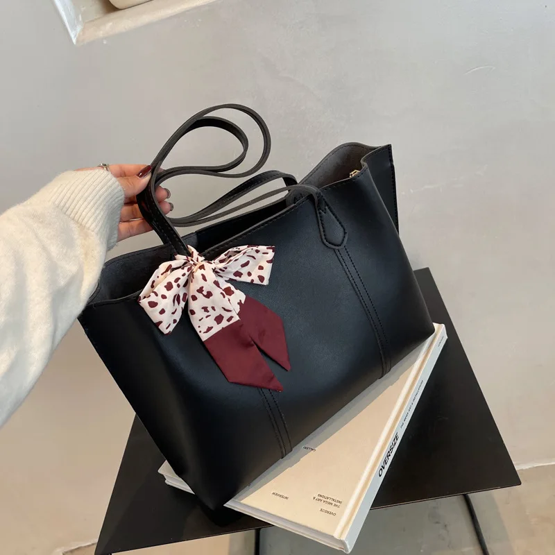 

Large Capacity Bag Autumn Winter 2021 New Bag Solid Color Commuting Single Shoulder Simple Messenger Tot Women's Bag Work Bag